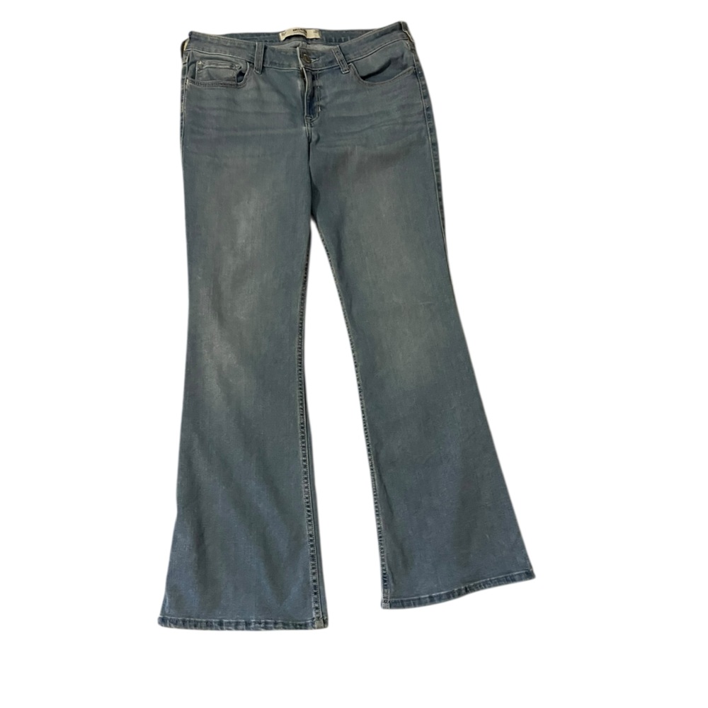 Hollister Low Rise Bootcut Jeans 10R Light Wash